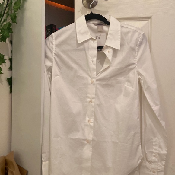 H&M Women’s White Button Up — Modern Classic - Picture 1 of 1